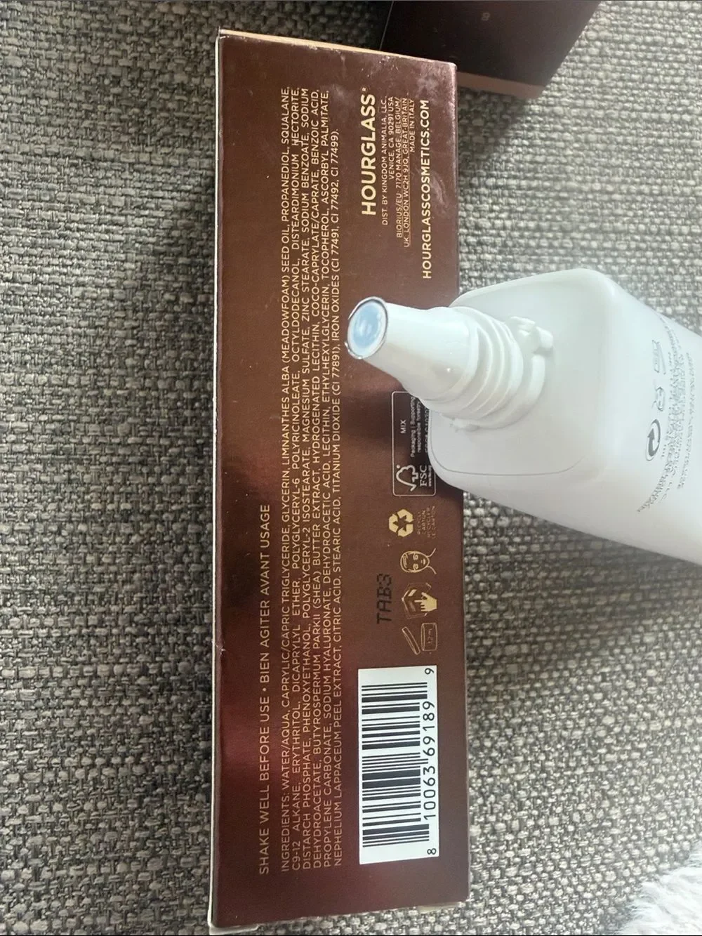 NIB Hourglass Veil Hydrating Skin Tint #6 Light with cool undertones